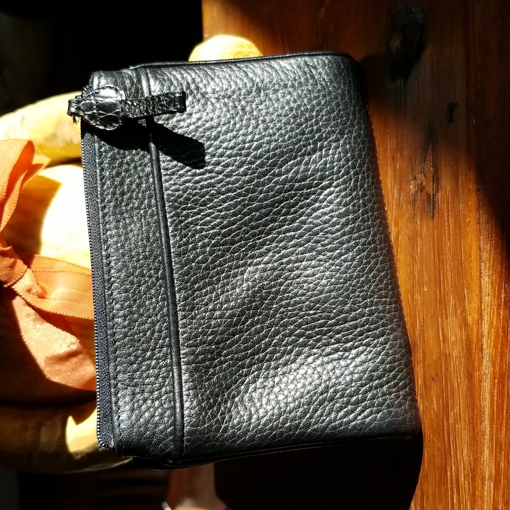 Brighton Wallet - Picture 2 of 10